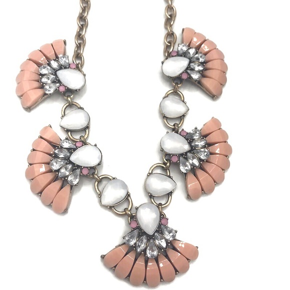 Rica Peach White Gold-Tone Statement Necklace NWT - Picture 3 of 5